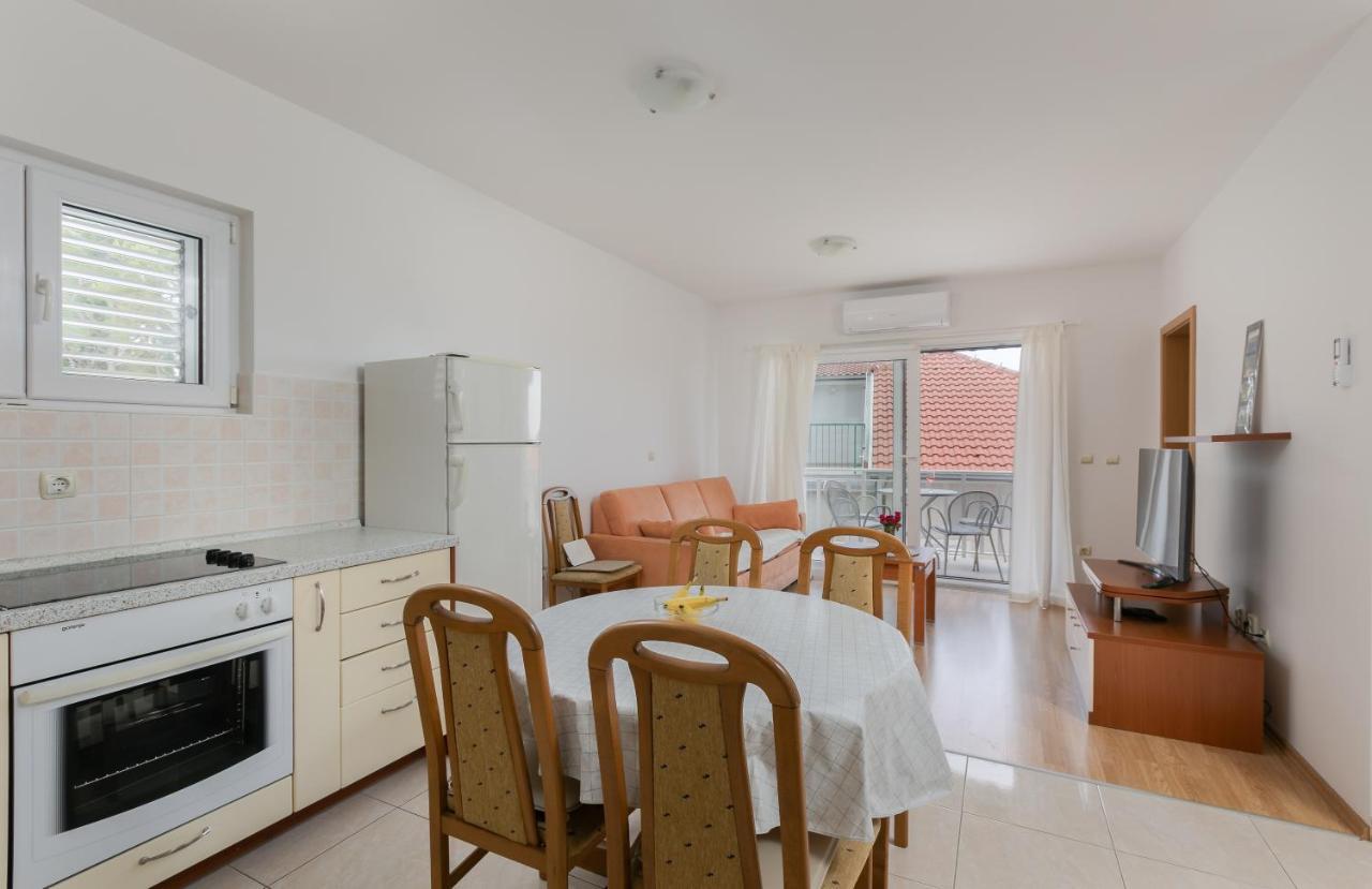 Apartman Mar18 Makarska Esterno foto
